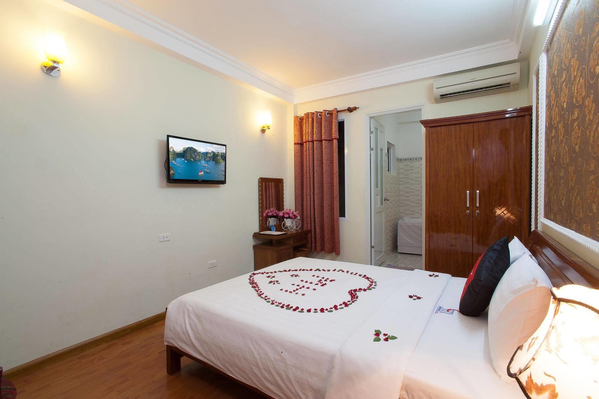 Delica Premium Hotel Ханой Екстер'єр фото